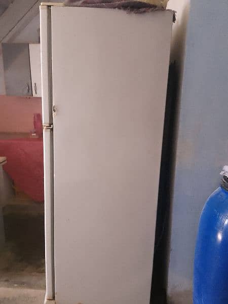 Dawlance fridge in working condition 1