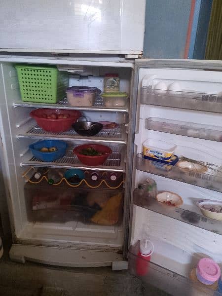 Dawlance fridge in working condition 6