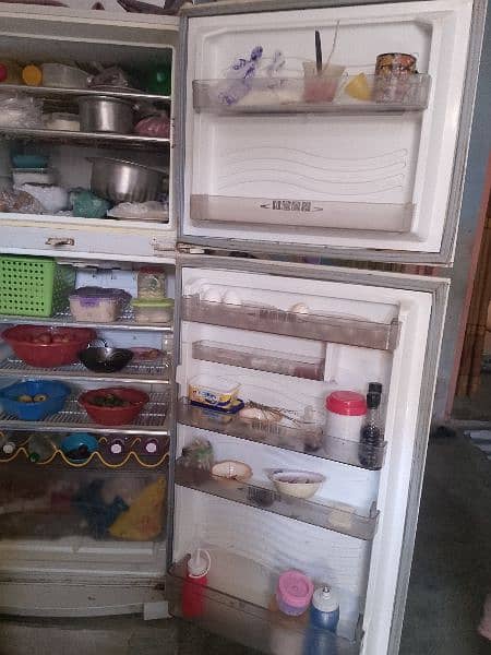 Dawlance fridge in working condition 9