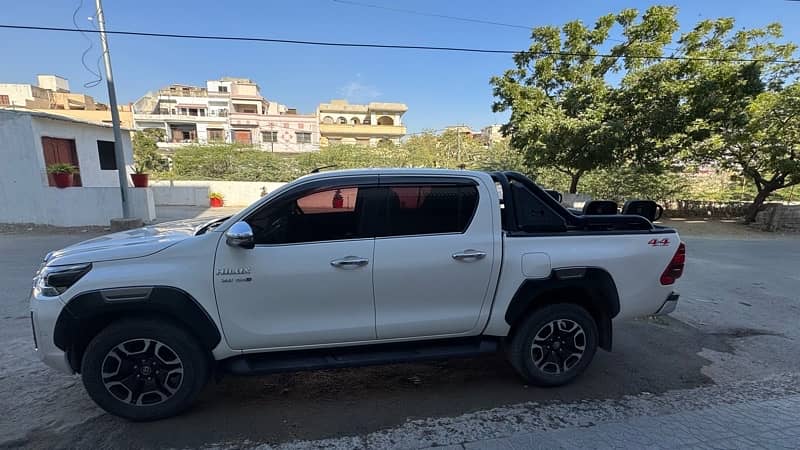 Toyota Hilux 2021 4