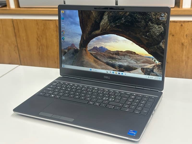 DELL PRECISION 7560  CORE I7 / 11TH GEN 32GB RAM - 1TB  SSD 4GB RTX 5