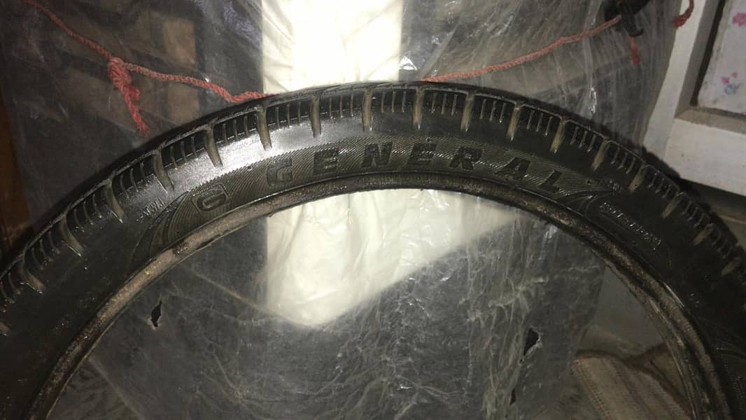 CD70 Tyre and tube 2