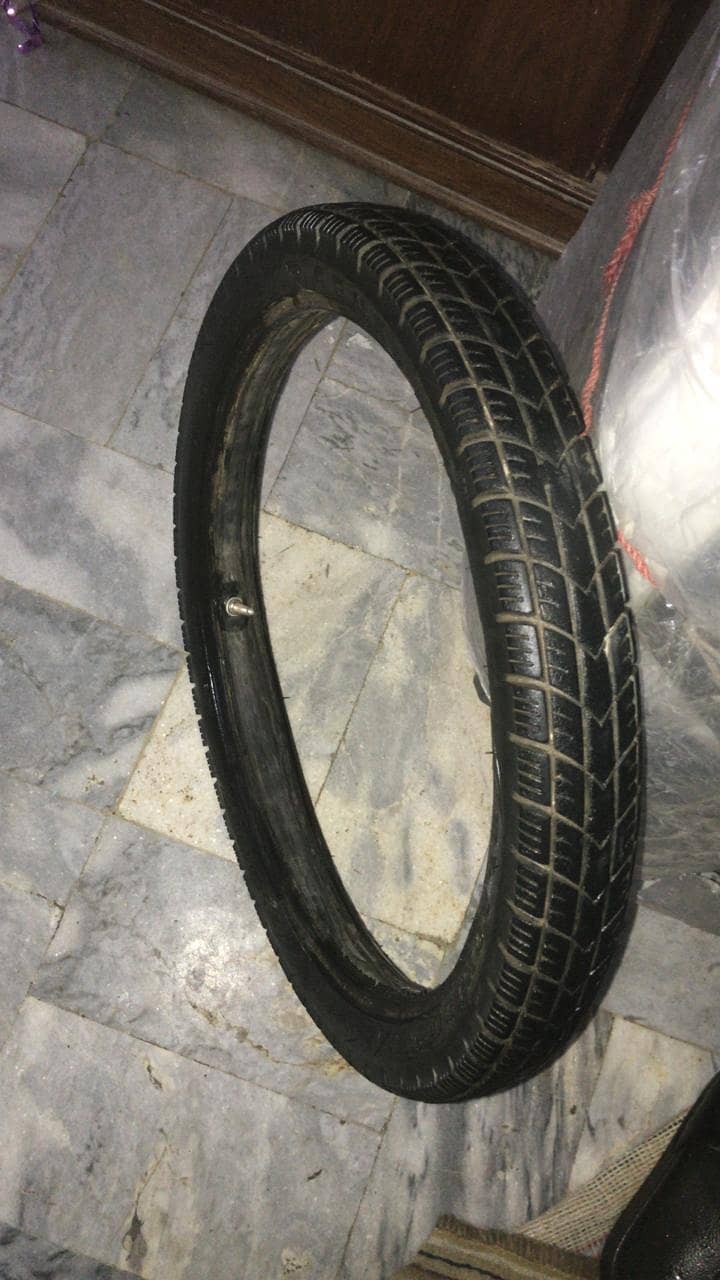 CD70 Tyre and tube 4