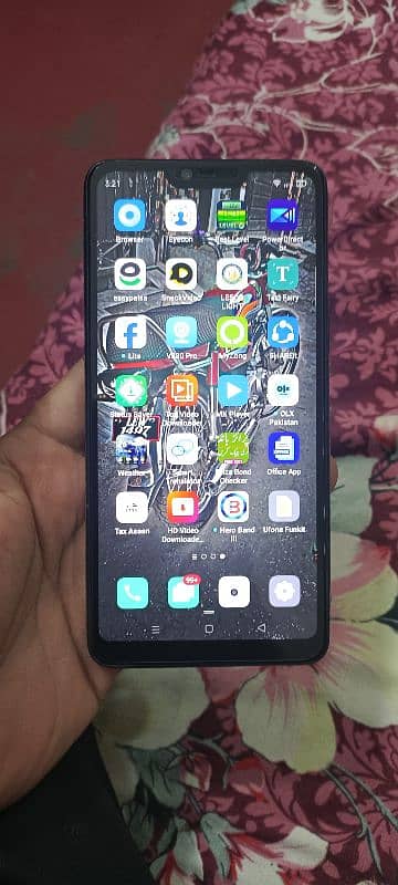 oppo f7 in good condition urgent for sale.    0317.44. 38.227 0