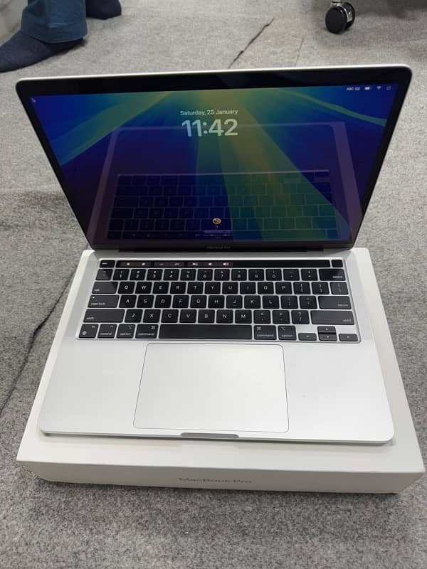 macbook pro m2 chip 2022 model 3