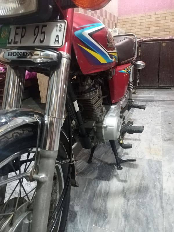 Honda 125 lahor nambar 18 model All oky golden nambar 95 2