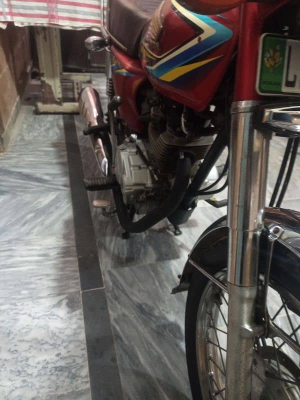 Honda 125 lahor nambar 18 model All oky golden nambar 95 4