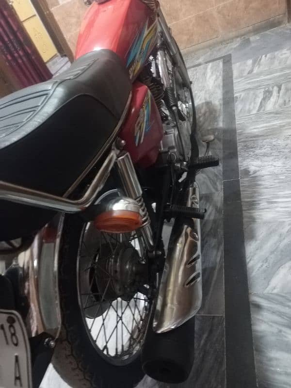 Honda 125 lahor nambar 18 model All oky golden nambar 95 5