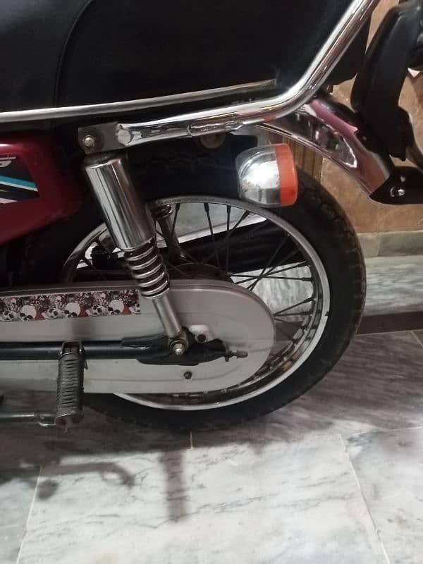 Honda 125 lahor nambar 18 model All oky golden nambar 95 9