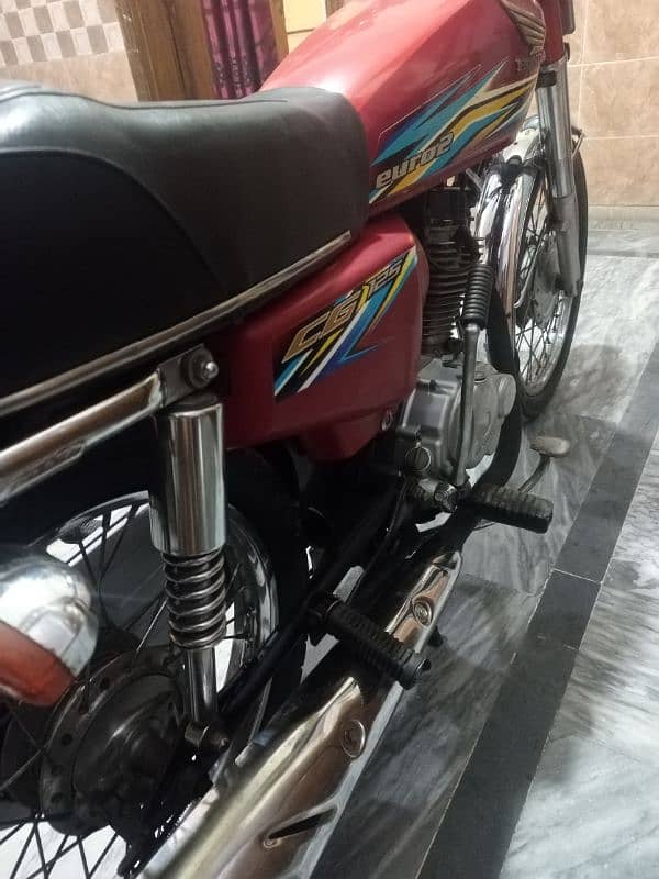 Honda 125 lahor nambar 18 model All oky golden nambar 95 10