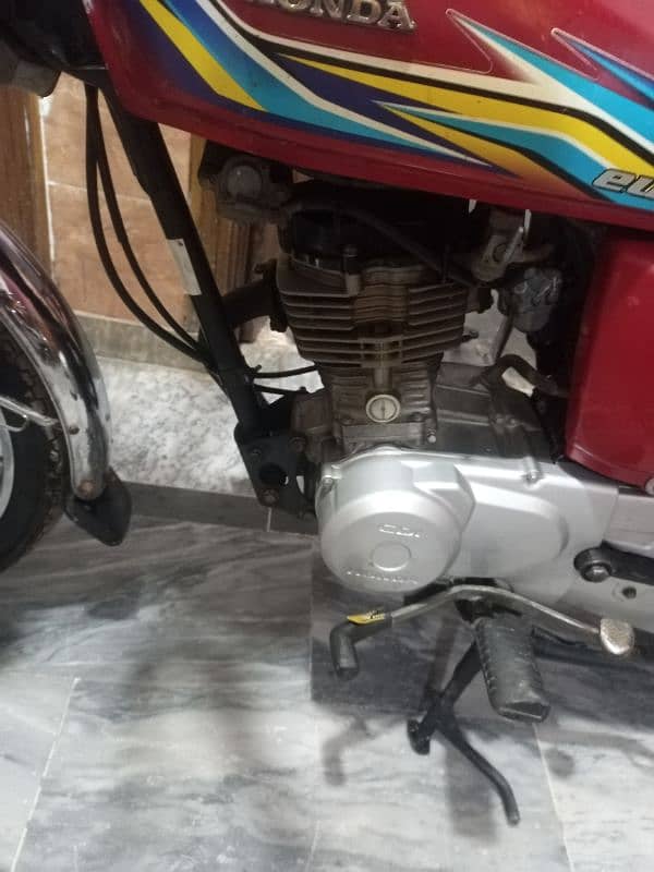 Honda 125 lahor nambar 18 model All oky golden nambar 95 12