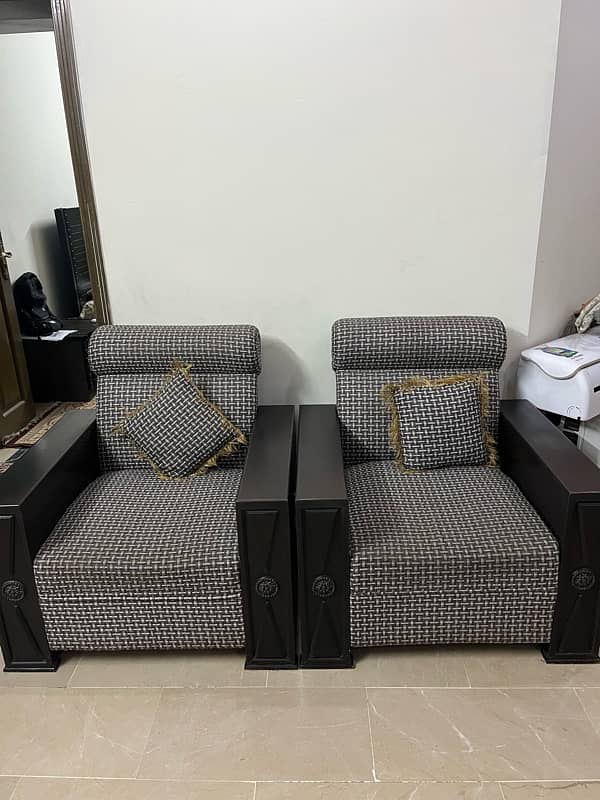 5 seater sofa in a good condition for sale 0