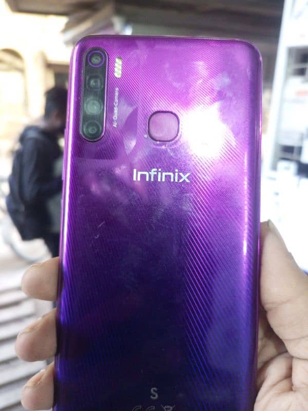 Infinix s5 6/128 With Box. 2