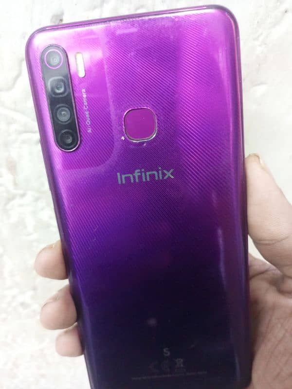 Infinix s5 6/128 With Box. 3