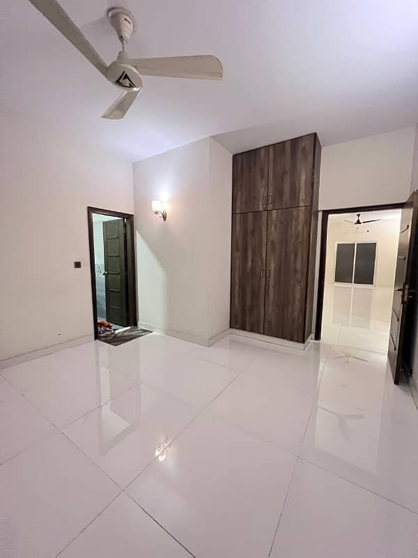 Apartment For Rent 4 Bedroom Dha With Lift Car Parking 9