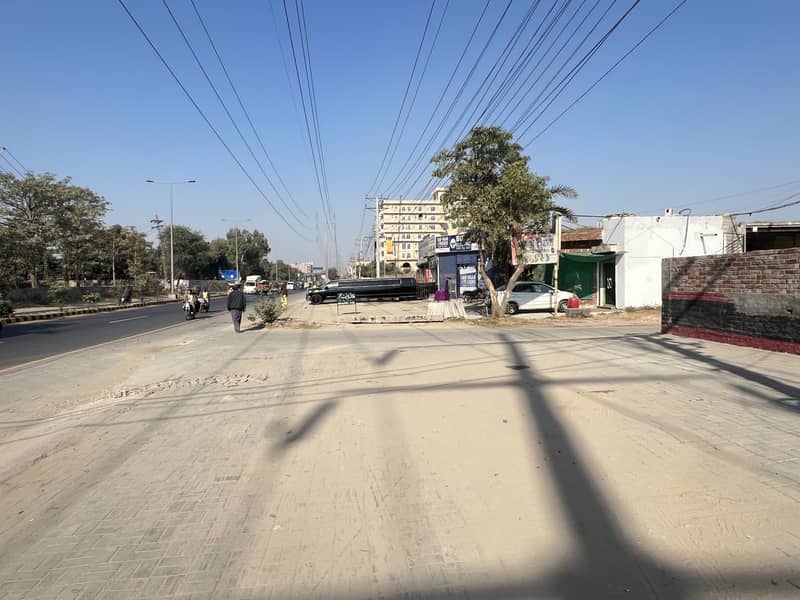 Main raiwand road commercial plot best location for commercial building resturant and etc 1