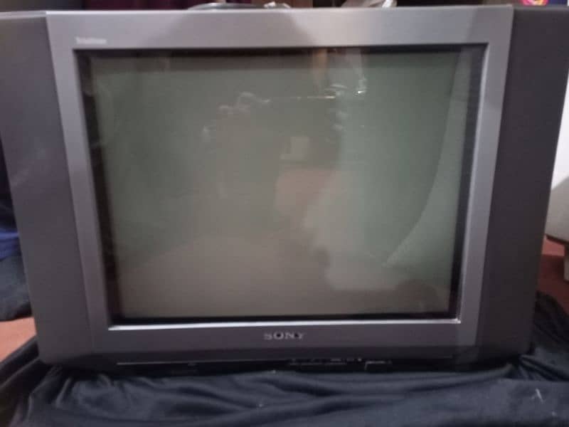 used 2 year 21 inch screen well in condition 0