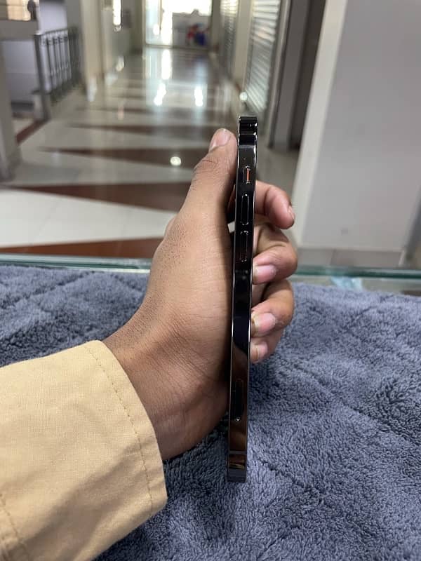 IPhone 12 Pro Pta 4