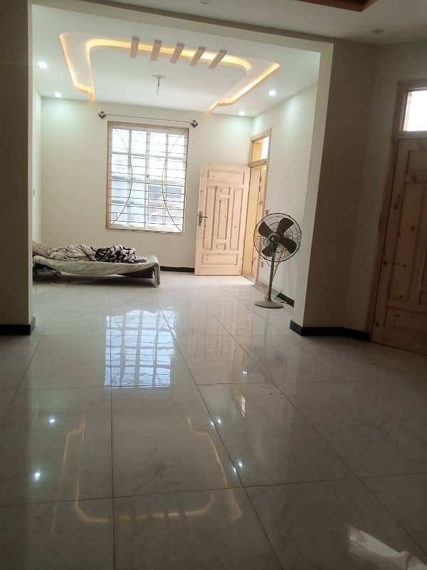 UPPER PORTION AVAILABLE FOR RENT IN BANIGALA 1