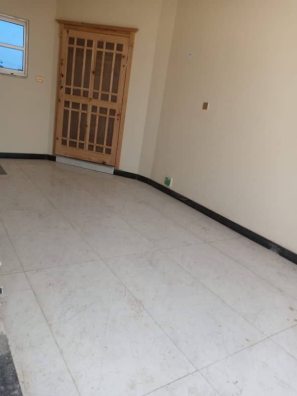 UPPER PORTION AVAILABLE FOR RENT IN BANIGALA 7