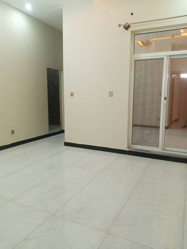 UPPER PORTION AVAILABLE FOR RENT IN BANIGALA 13