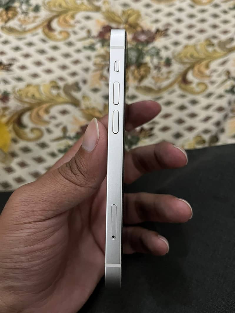 Apple iPhone 13 mini 2