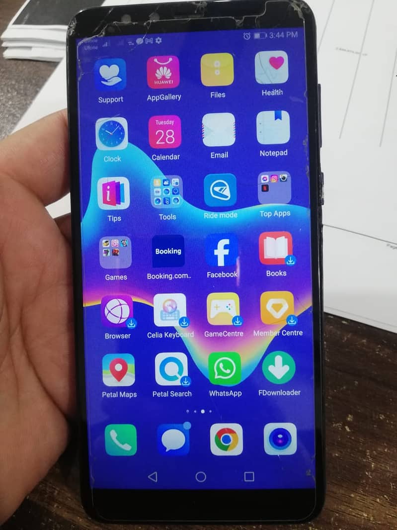 HUAWEI Y9 4