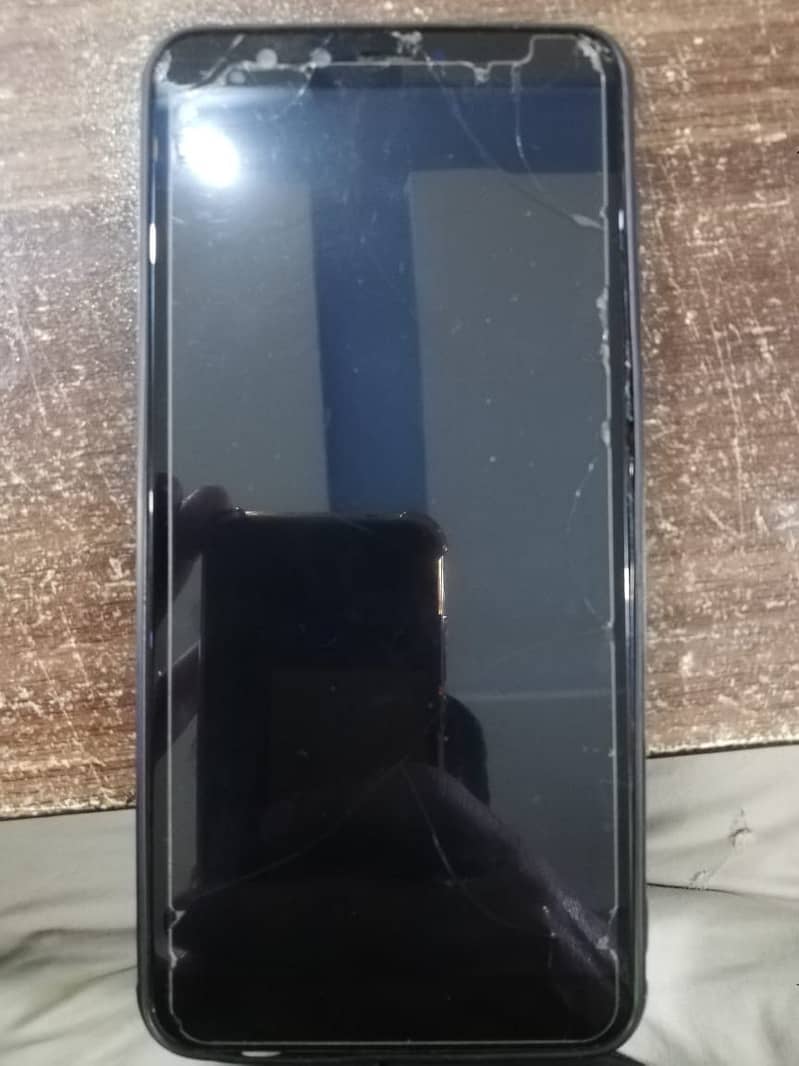 HUAWEI Y9 8