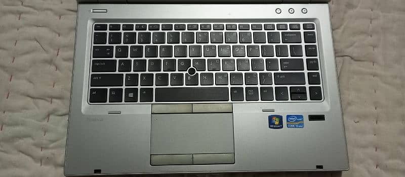 Hp EliteBook 8470p just like a new 10/10 condition 3