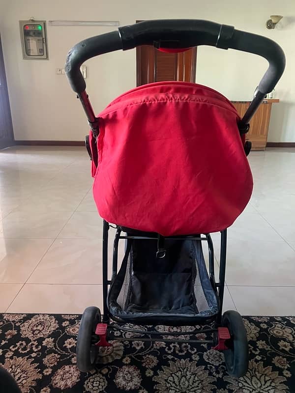 Tinnies pram slightly used contact number 0334-9272634 4