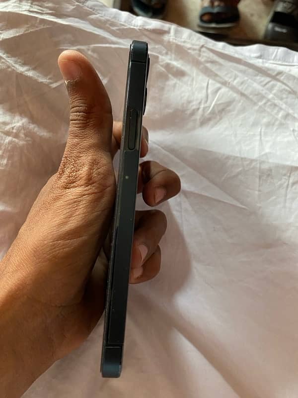 iphone 12 pro  128 gb. 93h factory unlock 3