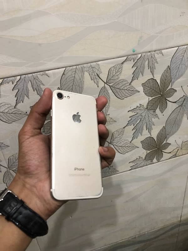 iphone 7 128 gb pta approved 4