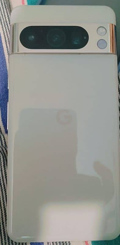 Google pixel 8pro white 3