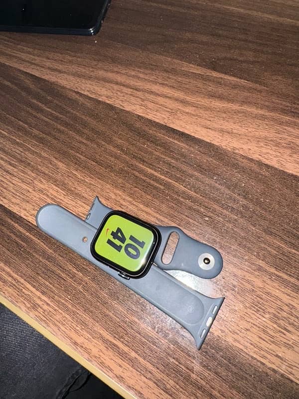 Apple Watch 8 series 41mm 1