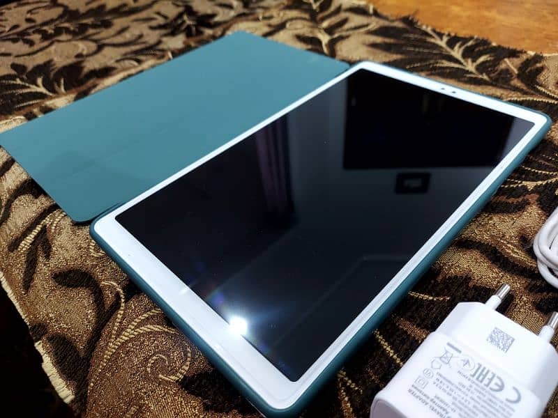 Galaxy Tab A7 Lite with FREE COVERS | Like New | 3/32 GB 3