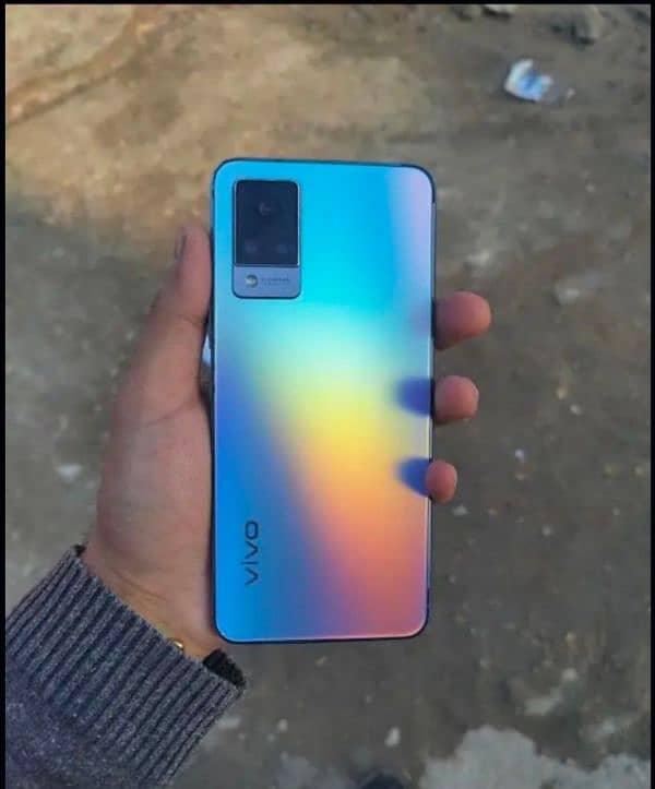 VIVO V21 2