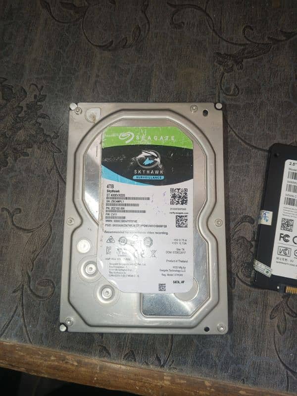 Seagate Skyhawk 4tb HDD full with mix data 6