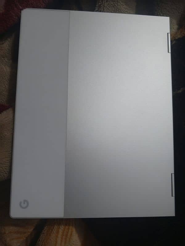 Google pixel book i7 16 gb RAM 512 gb ROM 17