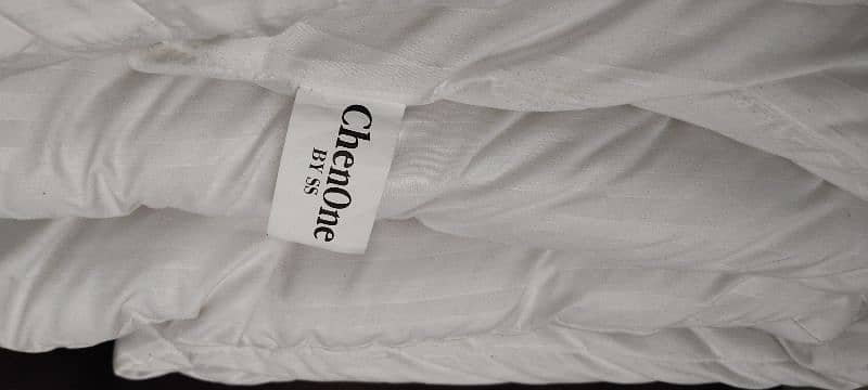 chenone quilt for sale same as new 0