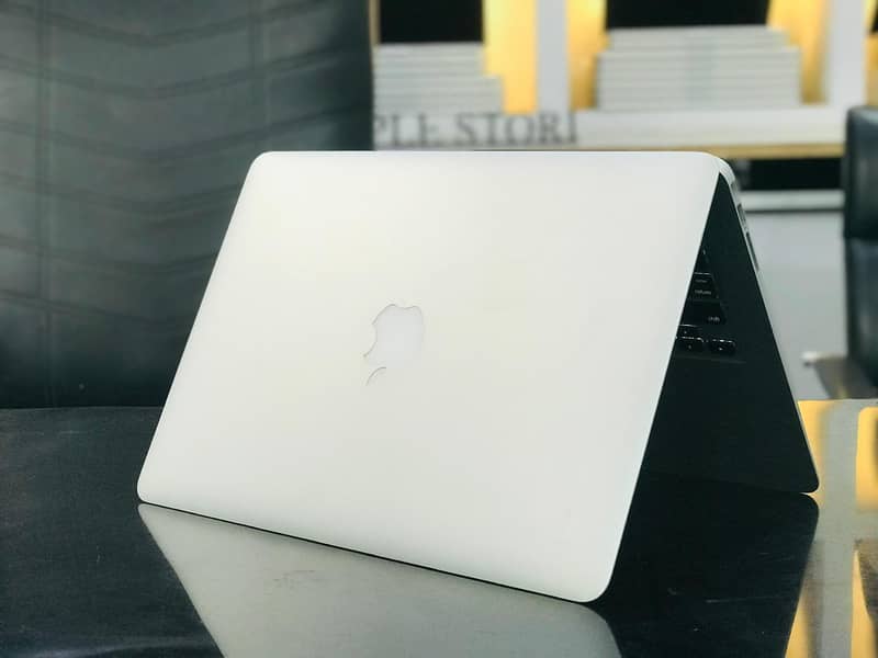 APPLE MACBOOK AIR 2015 WITH 8GB/500GB SSD 13'' 3