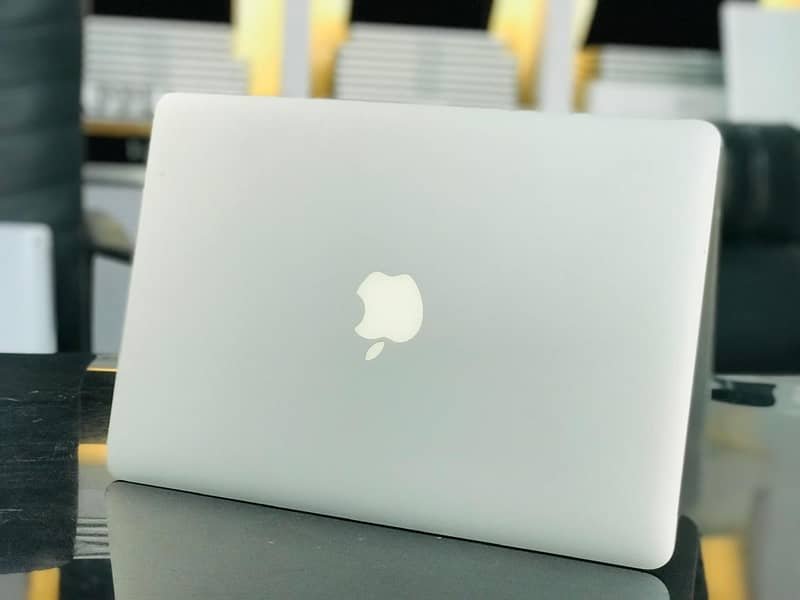 APPLE MACBOOK AIR 2015 WITH 8GB/500GB SSD 13'' 5