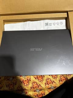 ASUS Laptop Ryzen 5 8GB/512GB SSD