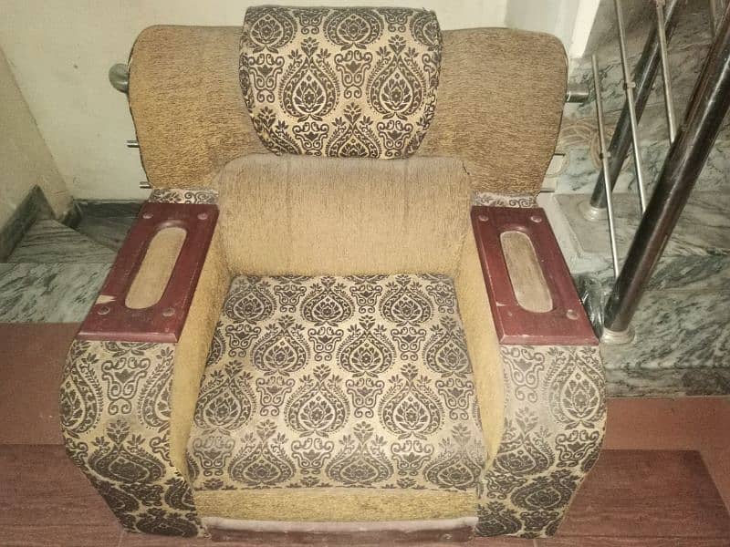 sofa set in good condition 2