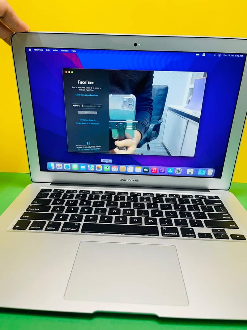 APPLE MACBOOK AIR 2017 WITH 8GB/256GB 4