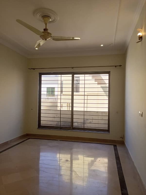 Beautiful and luxury upper portion for rent 6