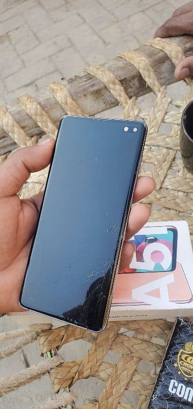 s10 plus ka panel bord camera speakers 1