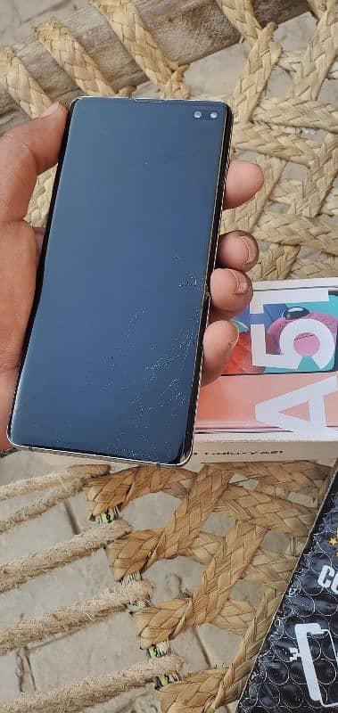 s10 plus ka panel bord camera speakers 2