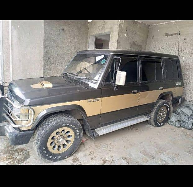 Mitsubishi Pajero 1986 1