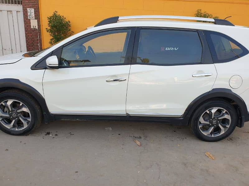 Honda BR-V 2017 full original condition 2