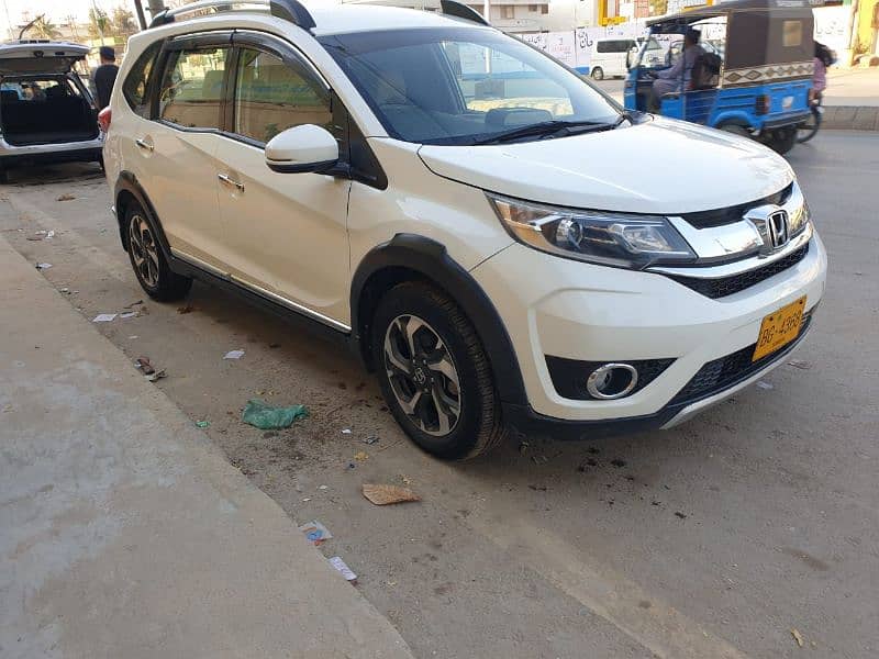 Honda BR-V 2017 full original condition 4